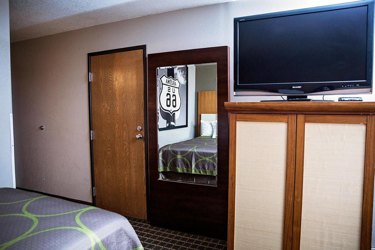ซูเปอร์ 8 บาย วินด์แฮม ฮอลบรูค Hotel โฮลบรุค ภายนอก รูปภาพ