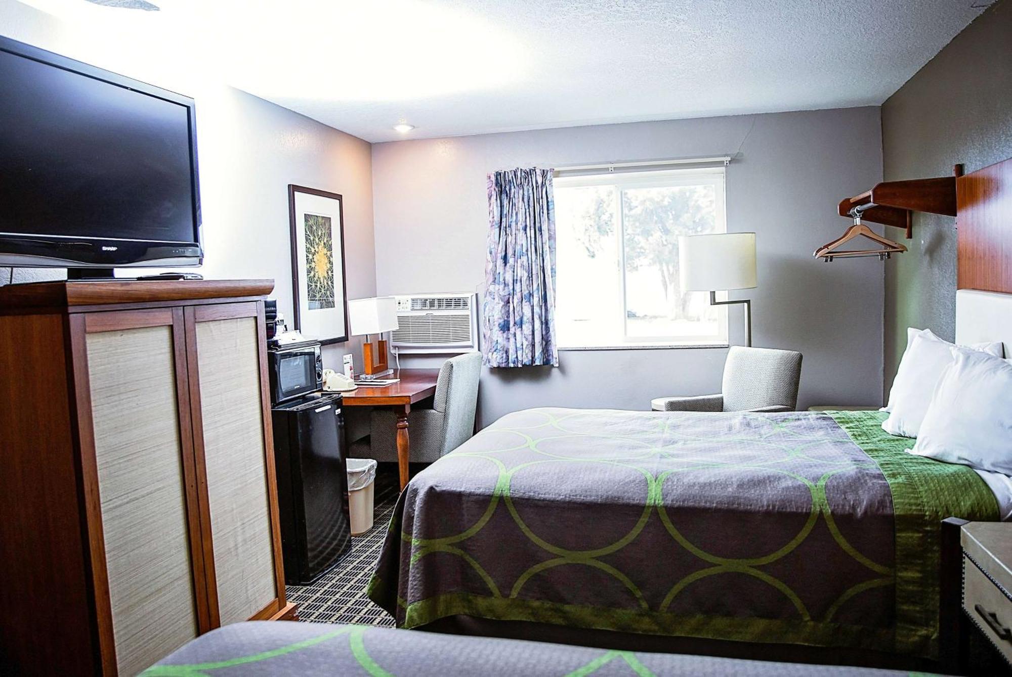 ซูเปอร์ 8 บาย วินด์แฮม ฮอลบรูค Hotel โฮลบรุค ภายนอก รูปภาพ